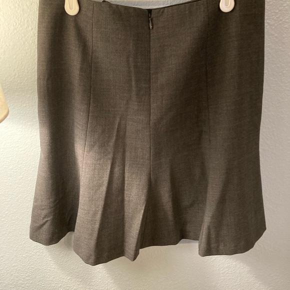 DONATED 🔥 Steal Deal 🔥 NWT Express Charcoal Grey Business Skirt - Picture 2 of 5